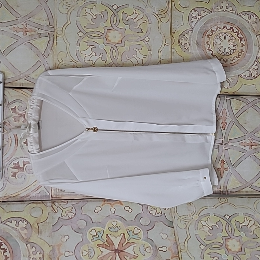 Anne Klein Large white blouse with gold accents